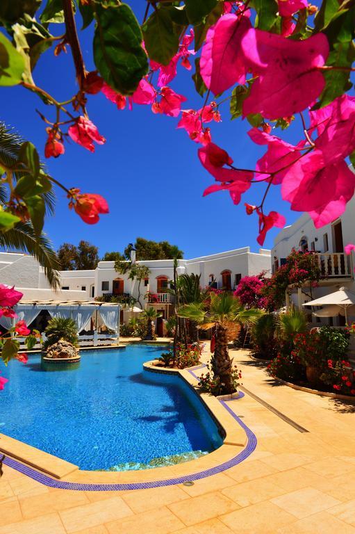 Polikandia Hotel Folégandros Exteriör bild