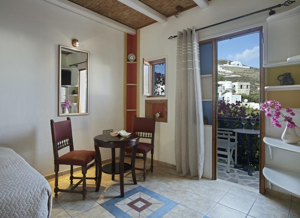 Polikandia Hotel Folégandros Exteriör bild